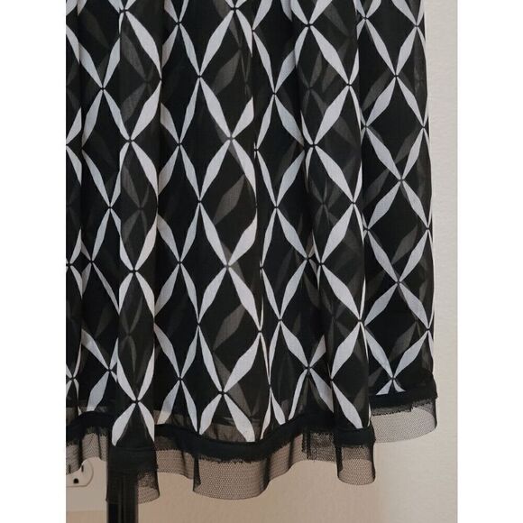 🖤🤍 WHITE HOUSE BLACK MARKET Geo Print Black White Tulle Trim Midi Skirt SIZE 2 - Picture 9 of 13